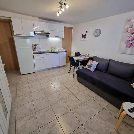 Irena Lovely Apartmens 公寓 维尔