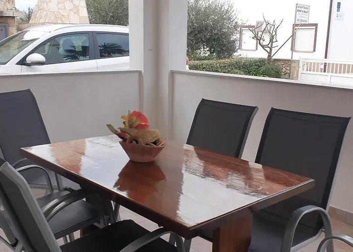 Irena Lovely Apartmens Vir